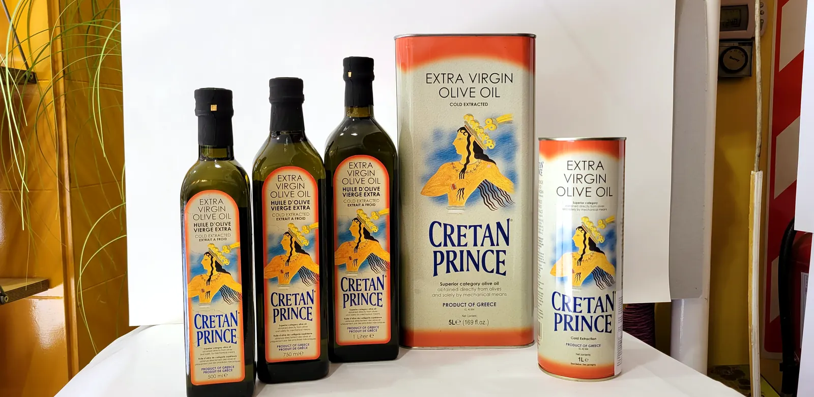Línea Cretan Prince en botella y lata